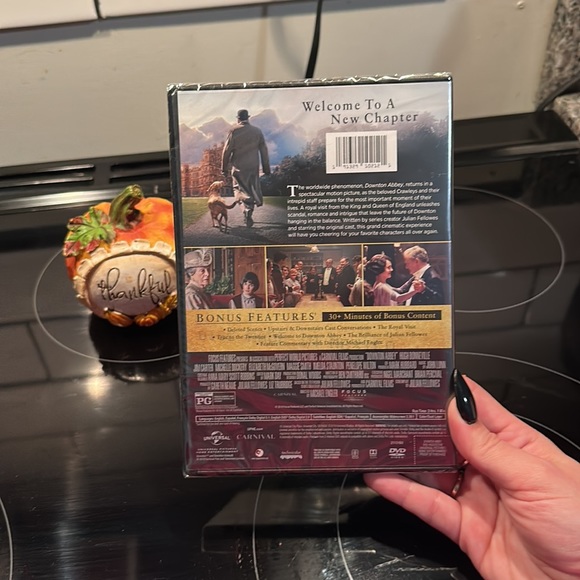 NEW IN BOX Downton Abbey: Complete Series. PLUS 2 COLLECTOR EDITION DVD. - Picture 7 of 7